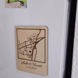 Plaque en Bois Gravée Personnalisée – Lieu de Rencontre & Souvenirs en magnet