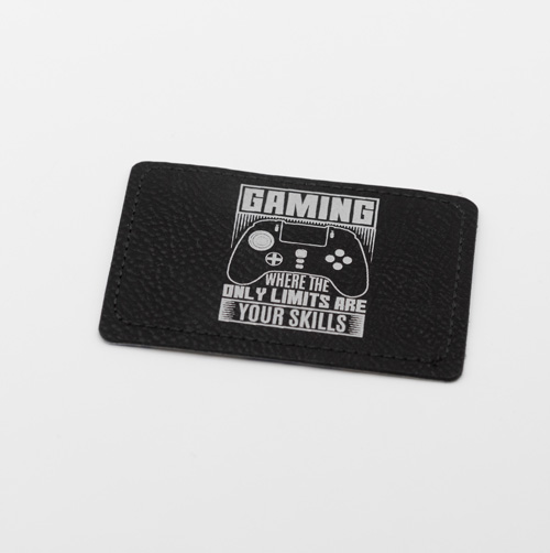 Patch de casquette personnalisable autocollant par gravure laser pour avoir un style unique