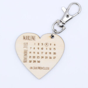 Porte-clés date d'anniversaire personnalisé par gravure laser cadeau à offir petit prix